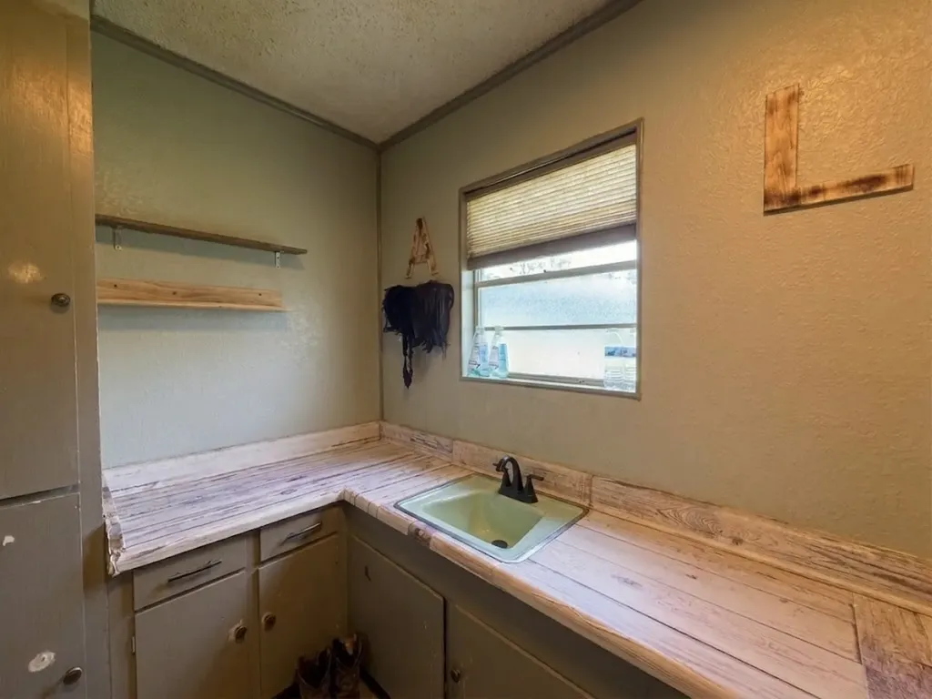 10976 Us Highway 80 Fruitvale TX 75127