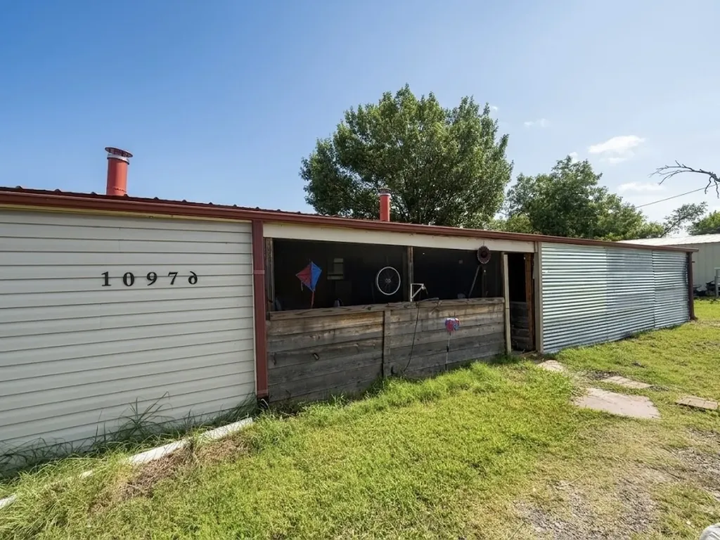 10976 Us Highway 80 Fruitvale TX 75127