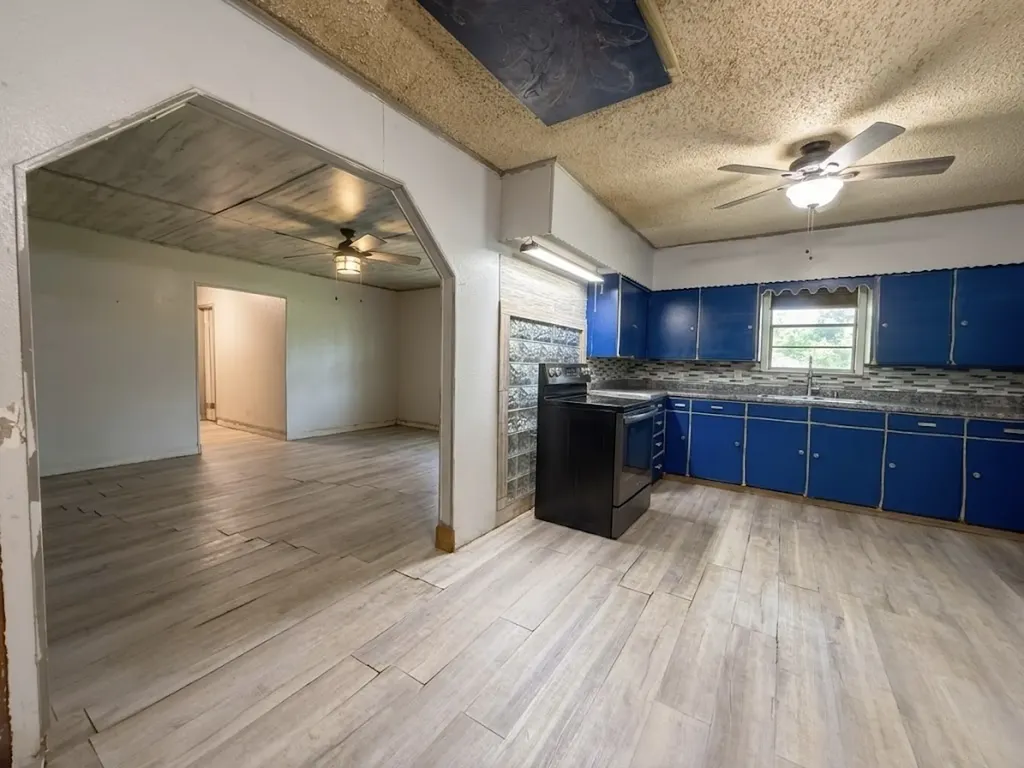 10976 Us Highway 80 Fruitvale TX 75127