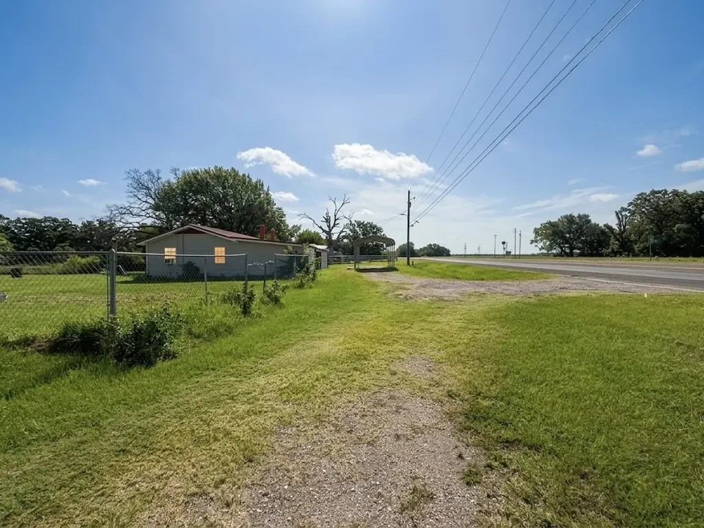 10976 Us Highway 80 Fruitvale TX 75127