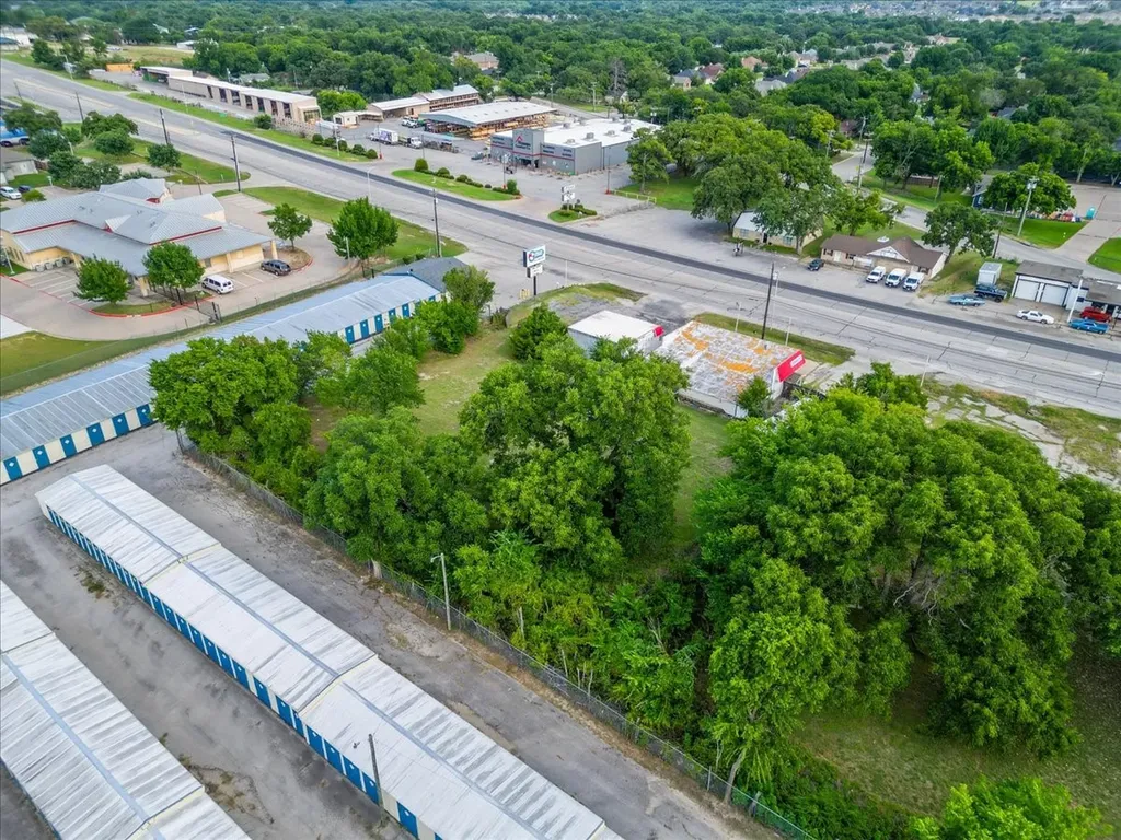 1137 Fort Worth Highway Weatherford TX 76086