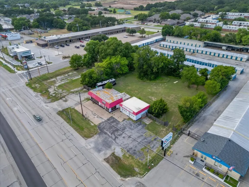 1137 Fort Worth Highway Weatherford TX 76086