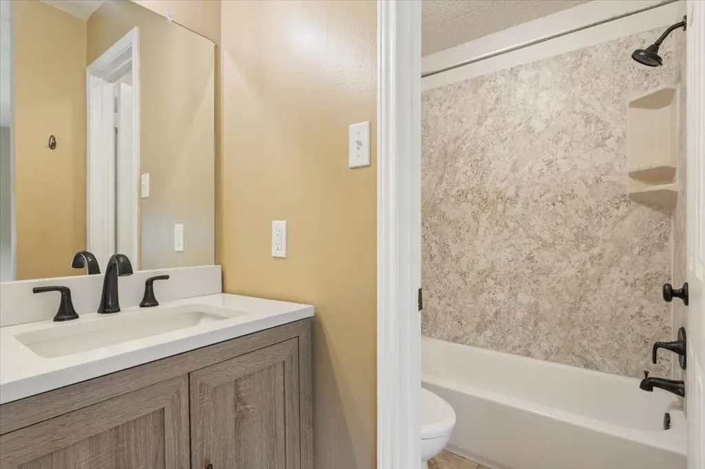 1325 Speight Avenue Waco TX 76706
