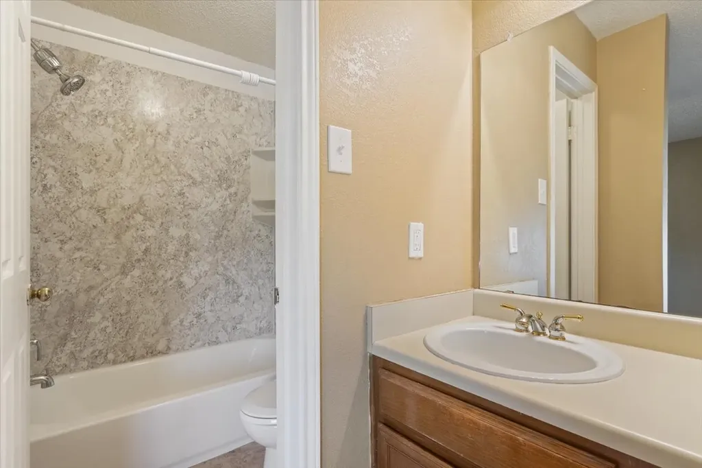 1325 Speight Avenue Waco TX 76706