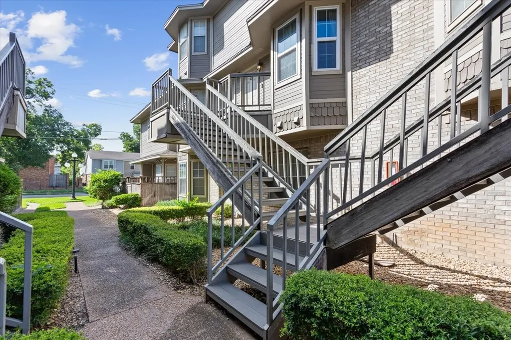 1325 Speight Avenue Waco TX 76706