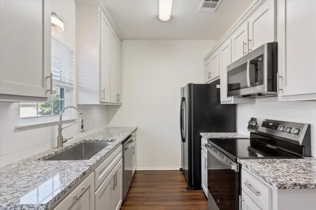 1325 Speight Avenue Waco TX 76706