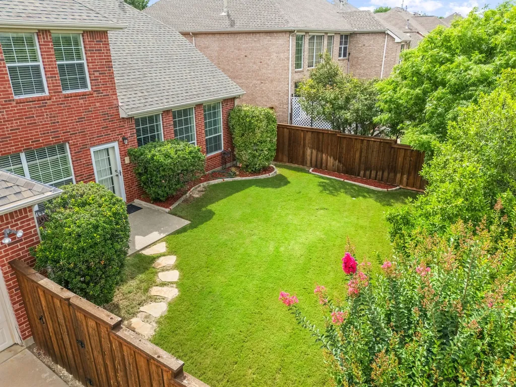 9024 Fox Hollow Trail Irving TX 75063
