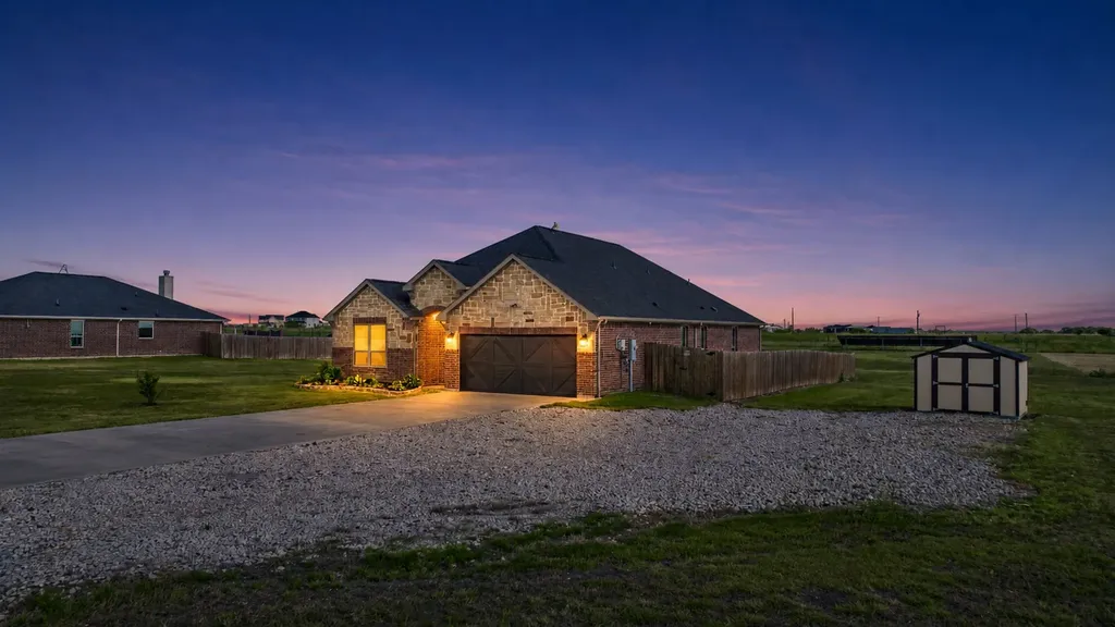 9689 County Road 4116 Kaufman TX 75142