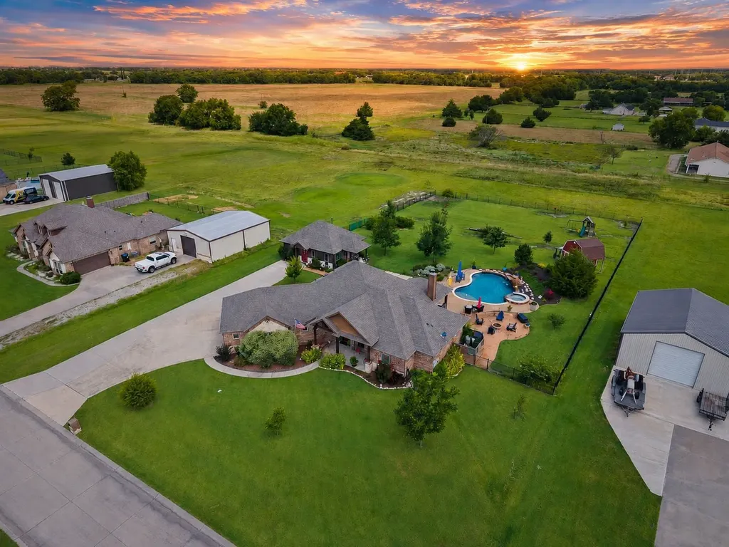 4010 Hackberry Circle Caddo Mills TX 75135