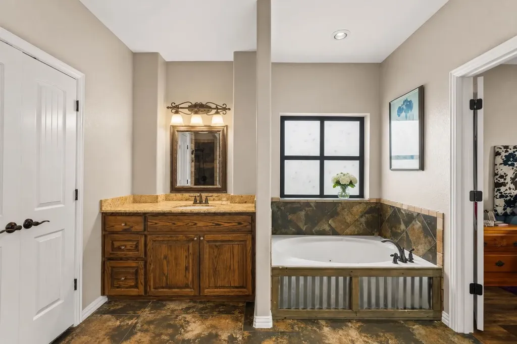4010 Hackberry Circle Caddo Mills TX 75135