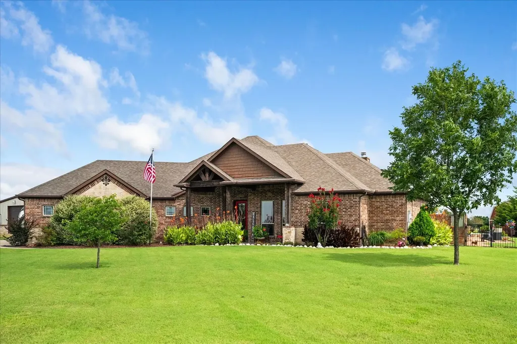 4010 Hackberry Circle Caddo Mills TX 75135