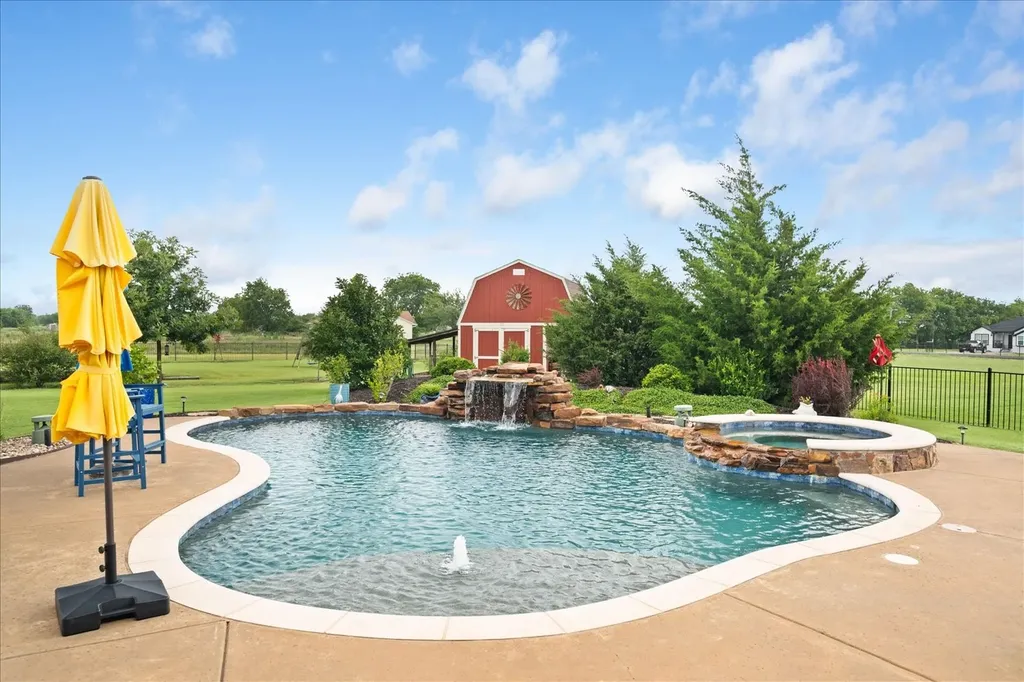 4010 Hackberry Circle Caddo Mills TX 75135