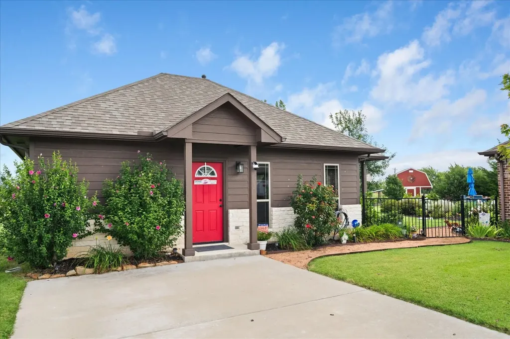 4010 Hackberry Circle Caddo Mills TX 75135