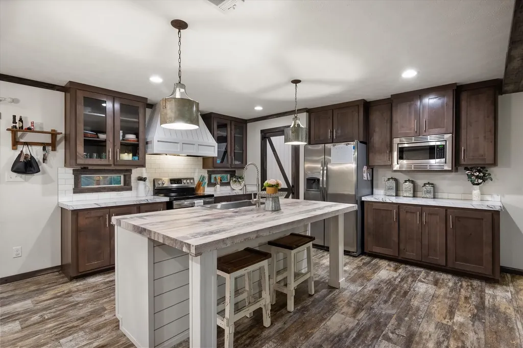 281 S State Highway 75 S Fairfield TX 75840