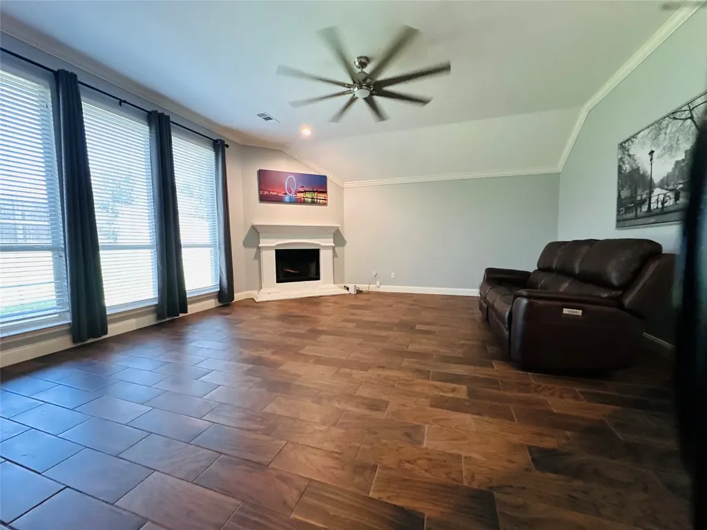 5851 Lorenzo Drive Grand Prairie TX 75052