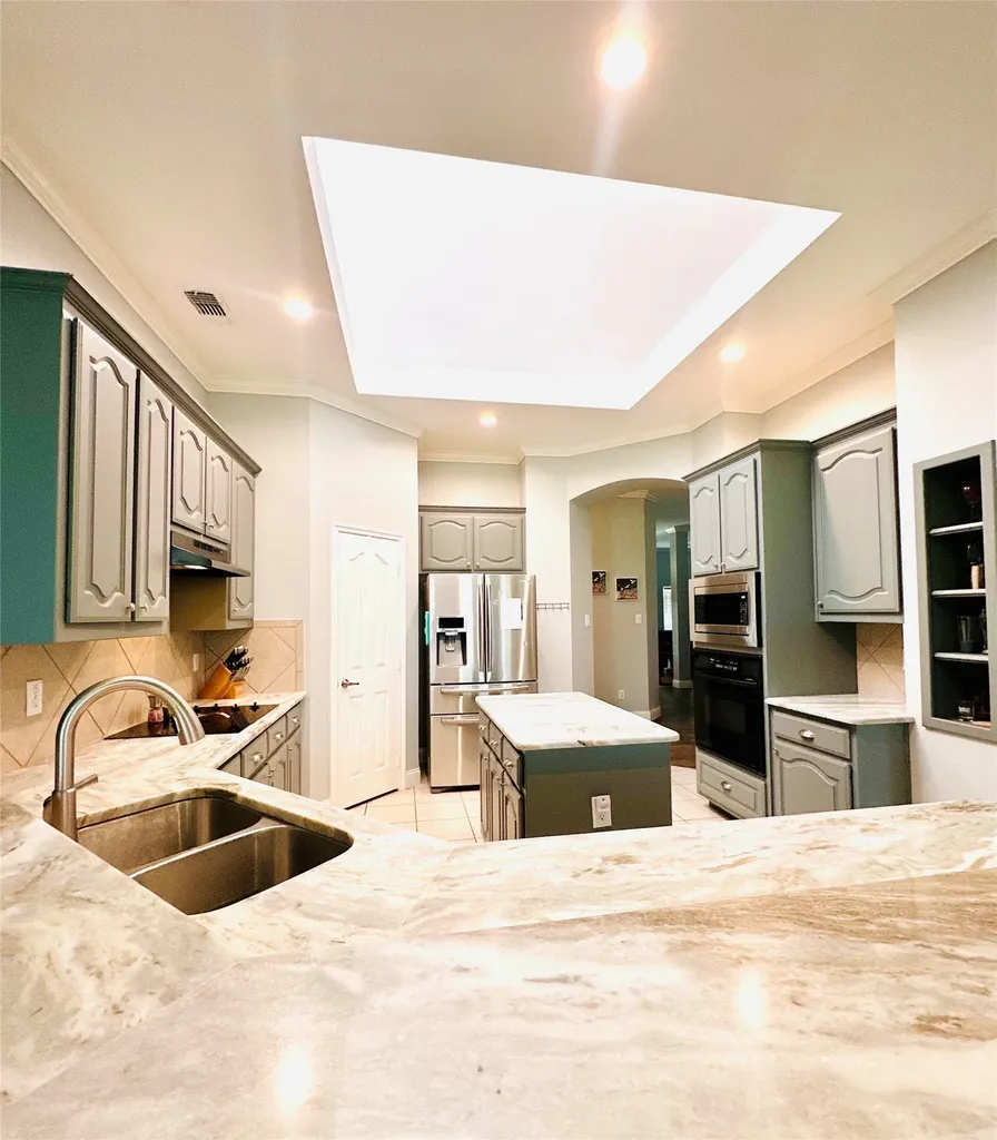 5851 Lorenzo Drive Grand Prairie TX 75052