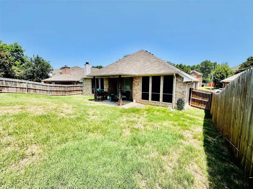5851 Lorenzo Drive Grand Prairie TX 75052