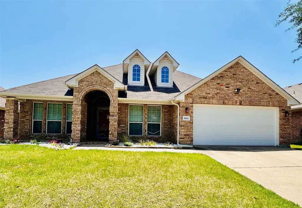 5851 Lorenzo Drive Grand Prairie TX 75052