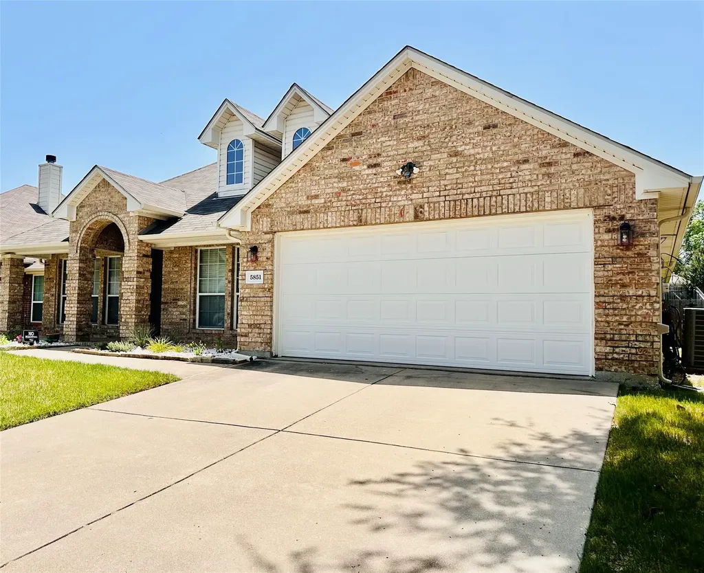 5851 Lorenzo Drive Grand Prairie TX 75052