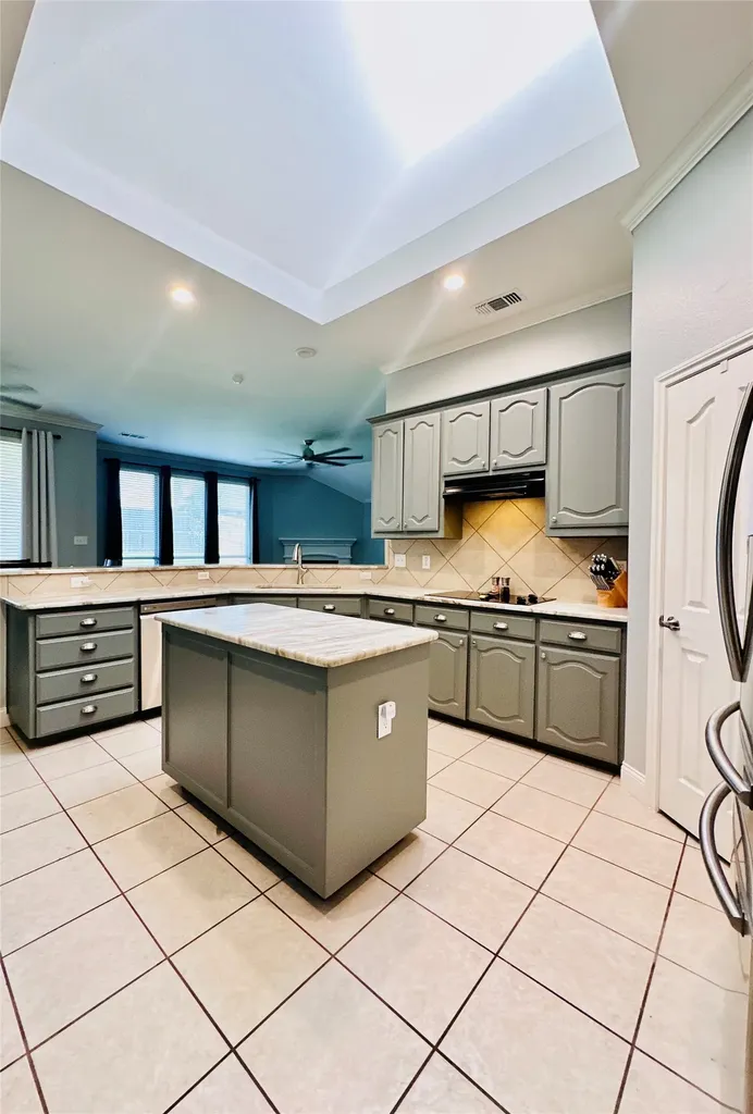 5851 Lorenzo Drive Grand Prairie TX 75052