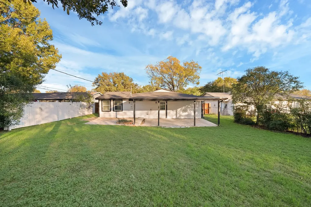 809 Hackamore Street White Settlement TX 76108