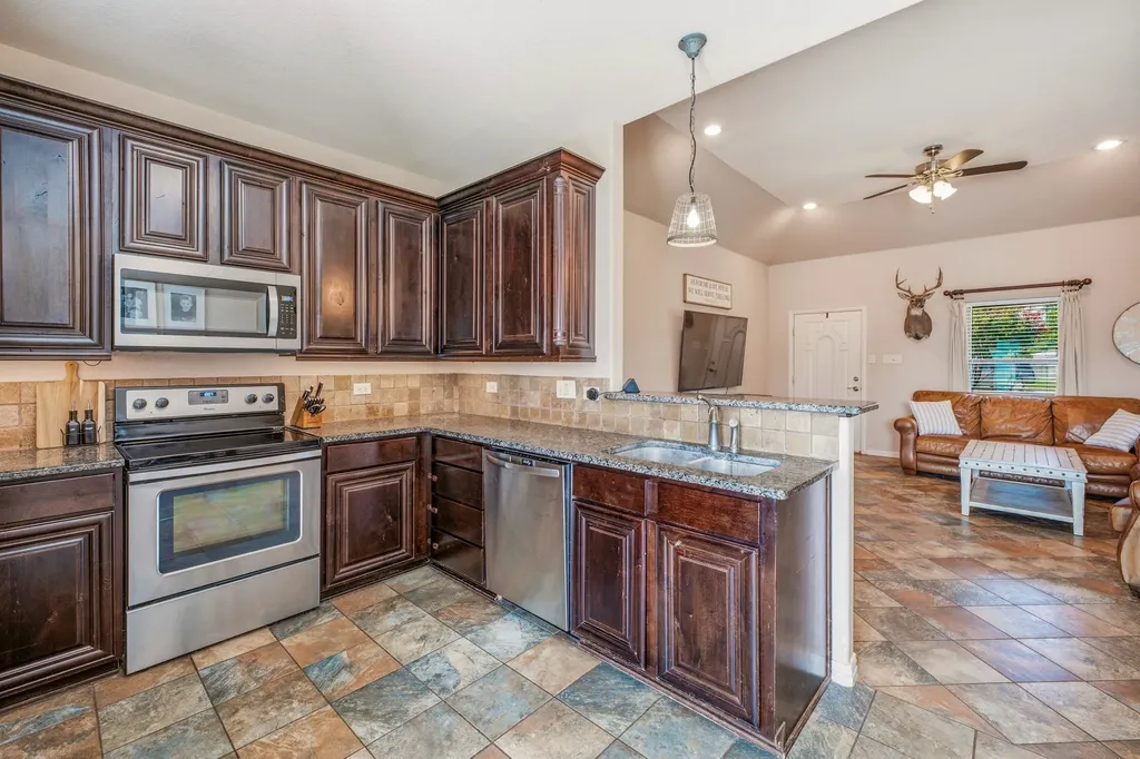 1131 Greens Creek Circle Stephenville TX 76401