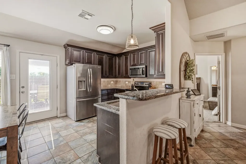 1131 Greens Creek Circle Stephenville TX 76401