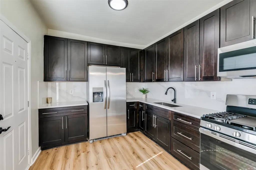 2633 S Denley Drive Dallas TX 75216