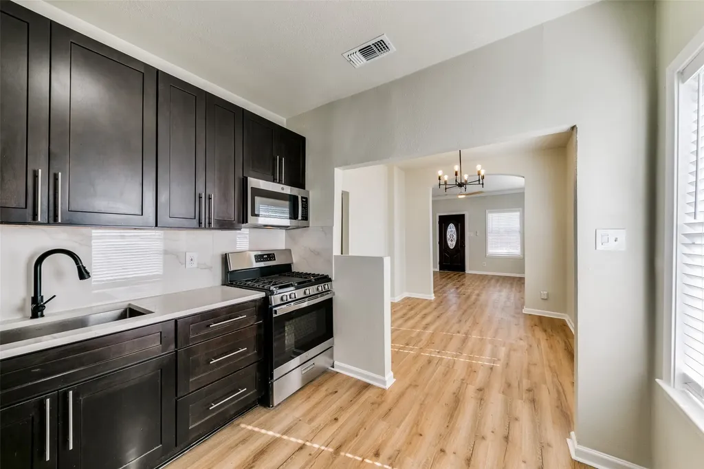 2633 S Denley Drive Dallas TX 75216