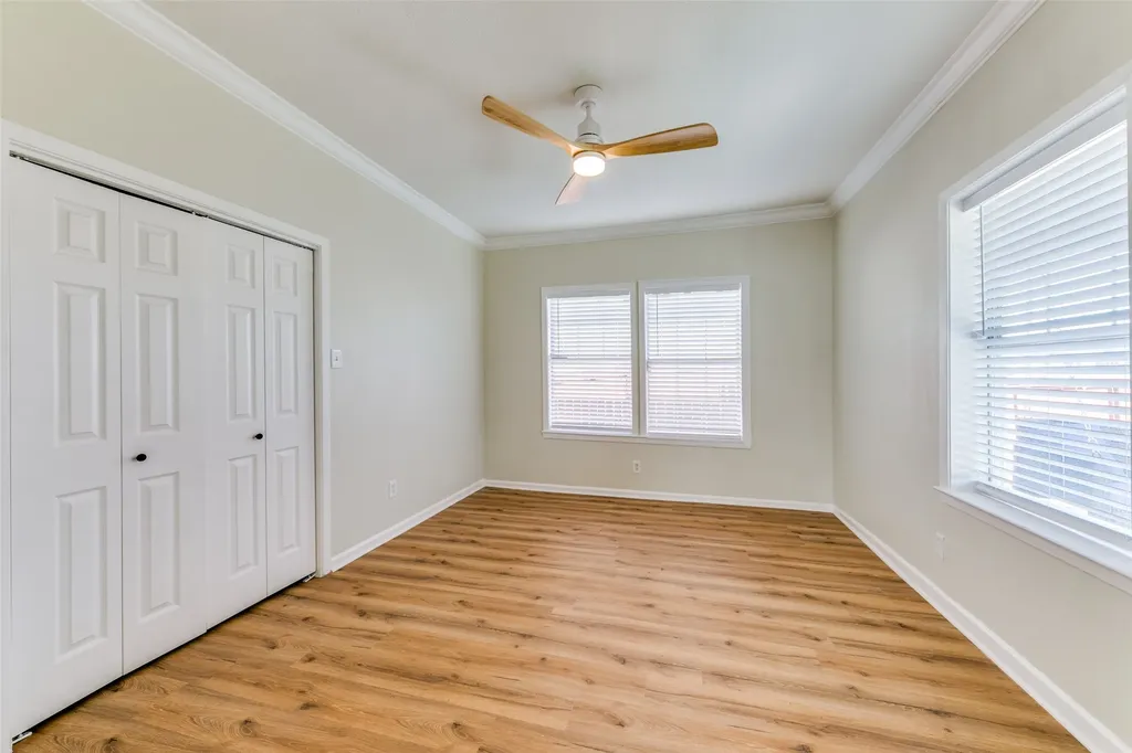 2633 S Denley Drive Dallas TX 75216