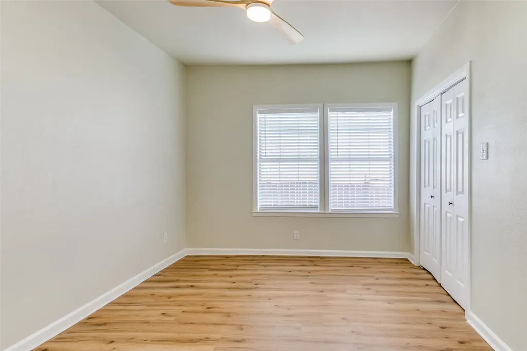 2633 S Denley Drive Dallas TX 75216