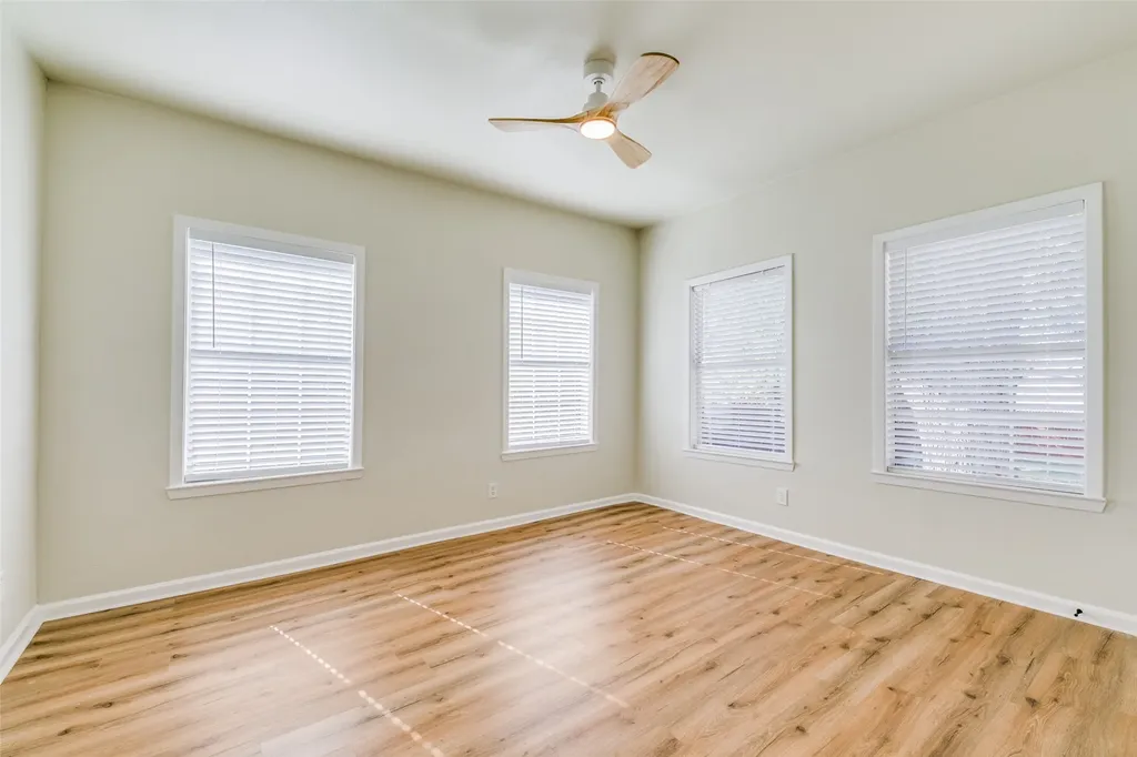 2633 S Denley Drive Dallas TX 75216