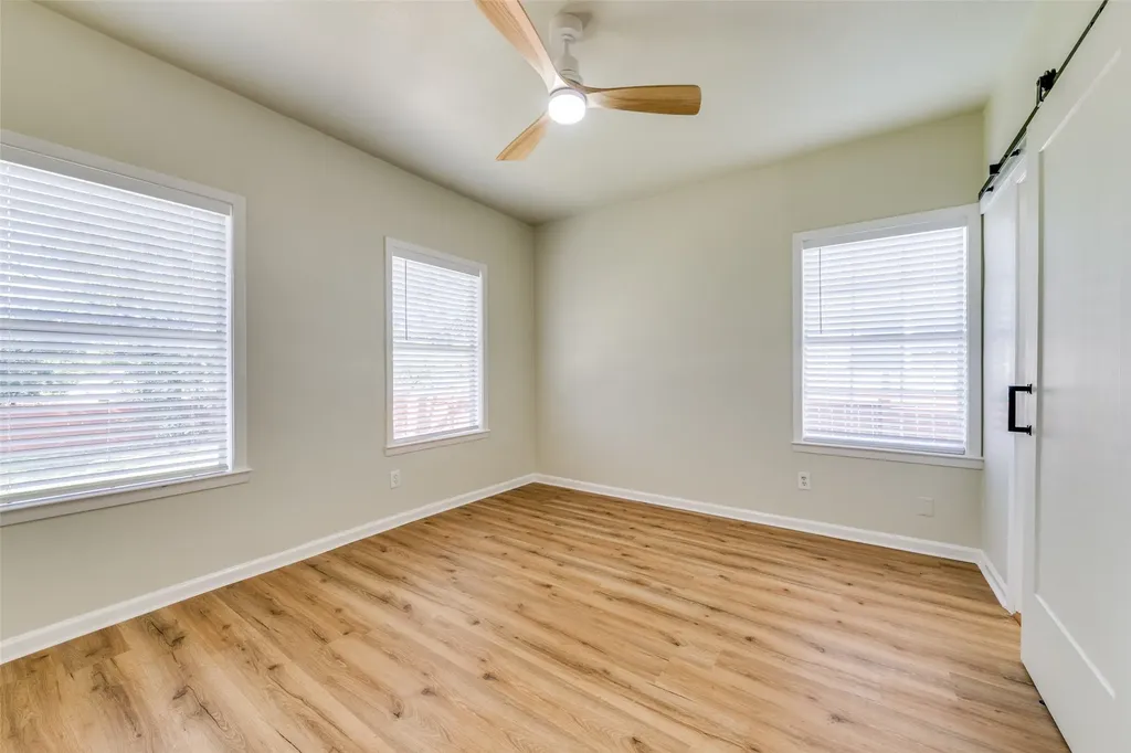 2633 S Denley Drive Dallas TX 75216