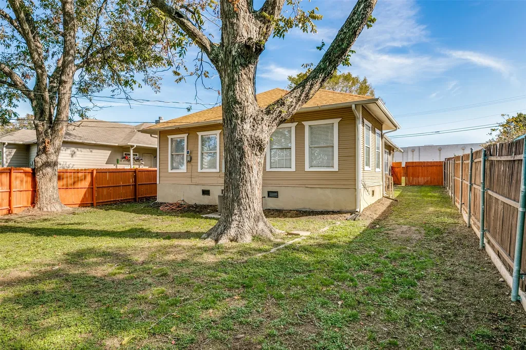 2633 S Denley Drive Dallas TX 75216