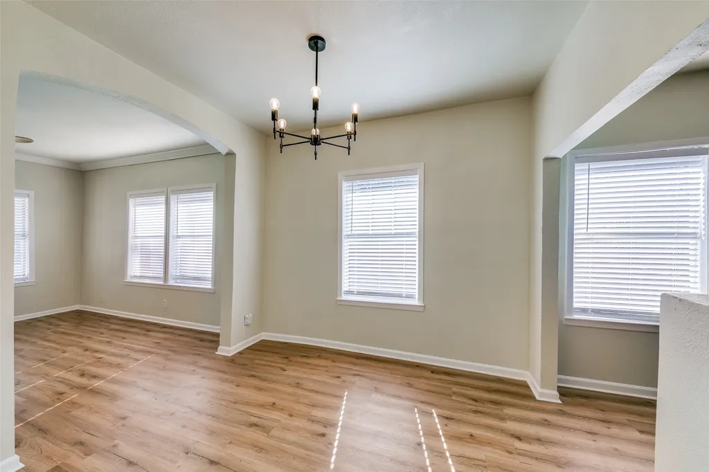 2633 S Denley Drive Dallas TX 75216