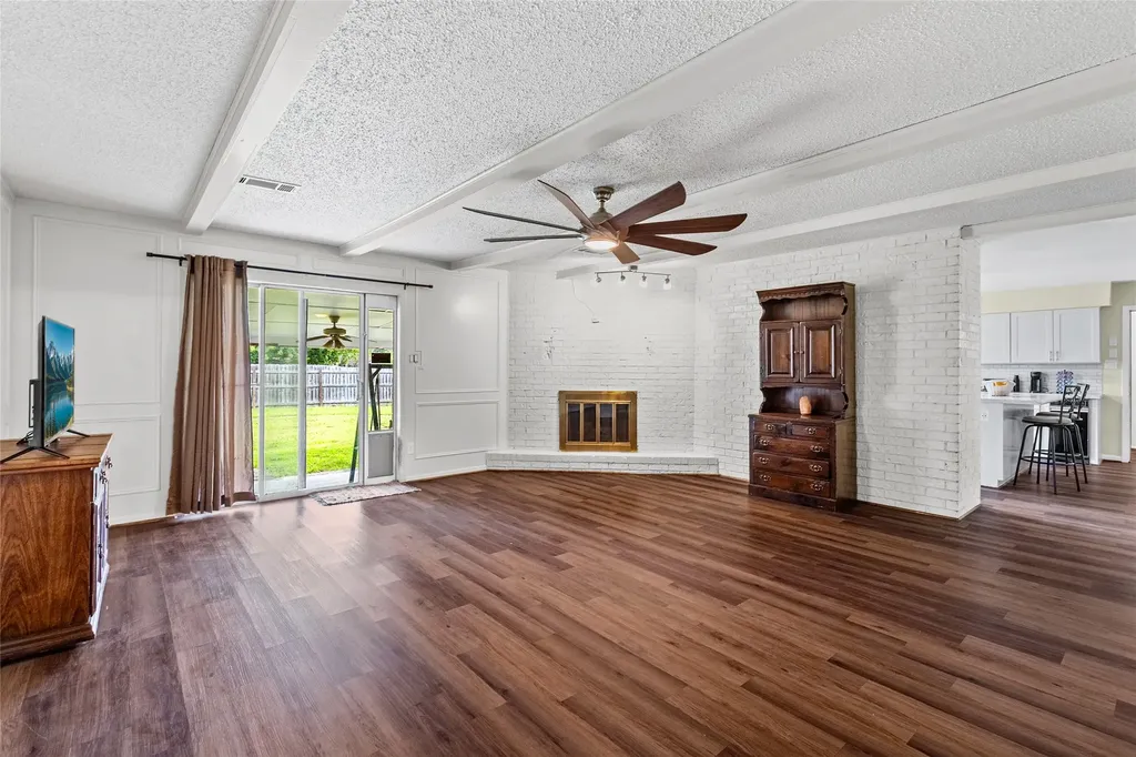 408 E Mulberry Street Leonard TX 75452