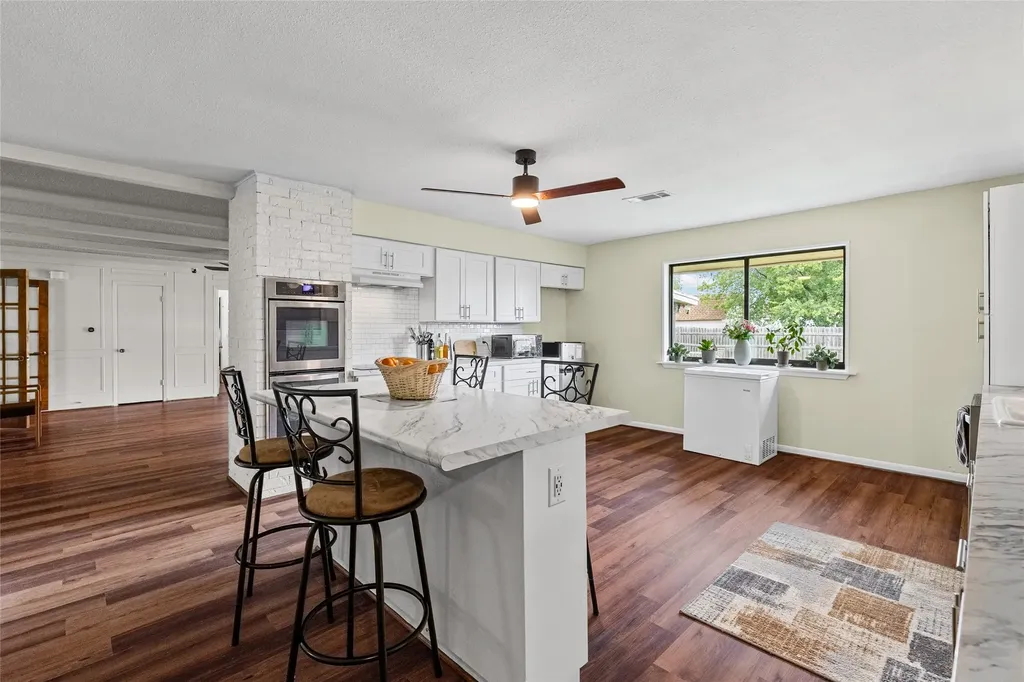 408 E Mulberry Street Leonard TX 75452