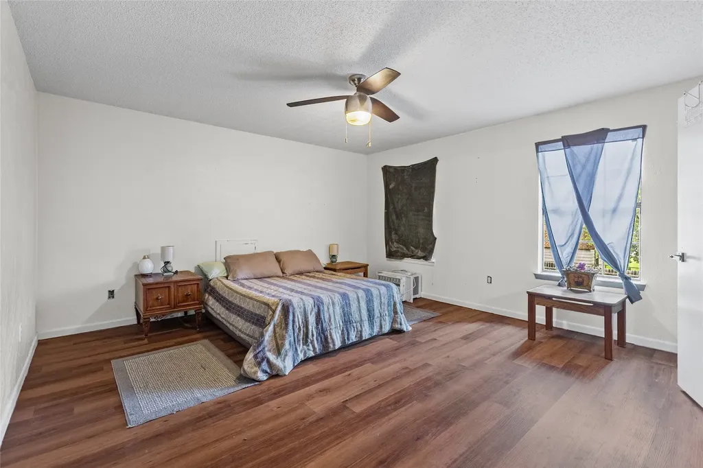 408 E Mulberry Street Leonard TX 75452