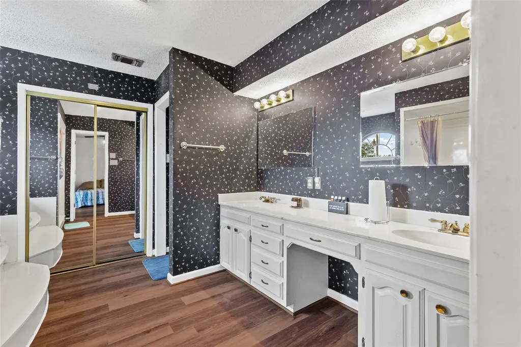 408 E Mulberry Street Leonard TX 75452