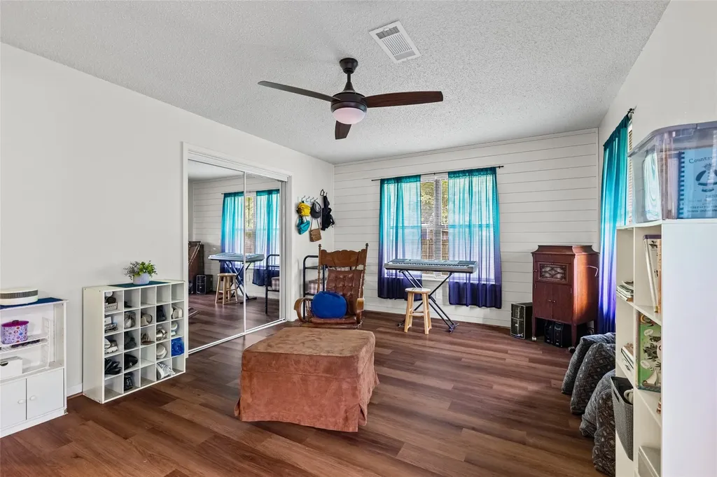 408 E Mulberry Street Leonard TX 75452