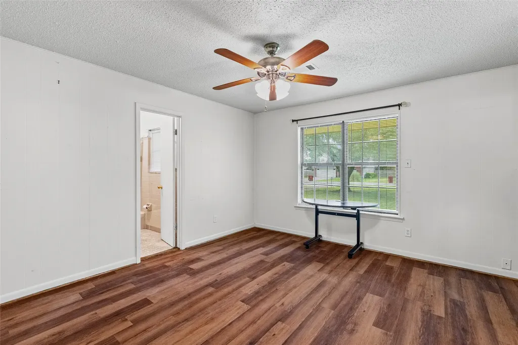 408 E Mulberry Street Leonard TX 75452