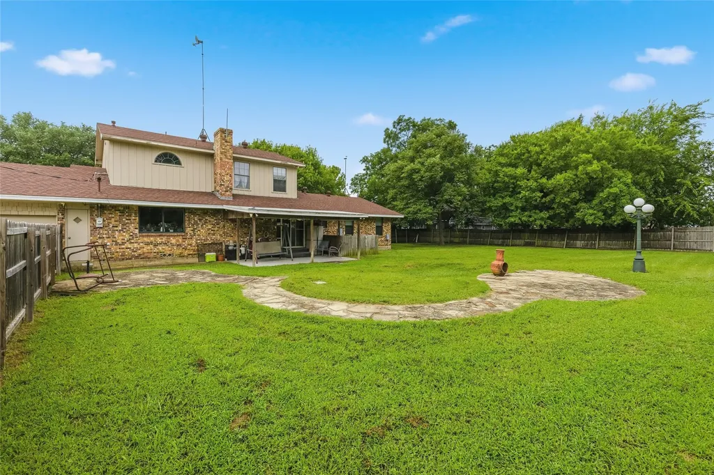 408 E Mulberry Street Leonard TX 75452
