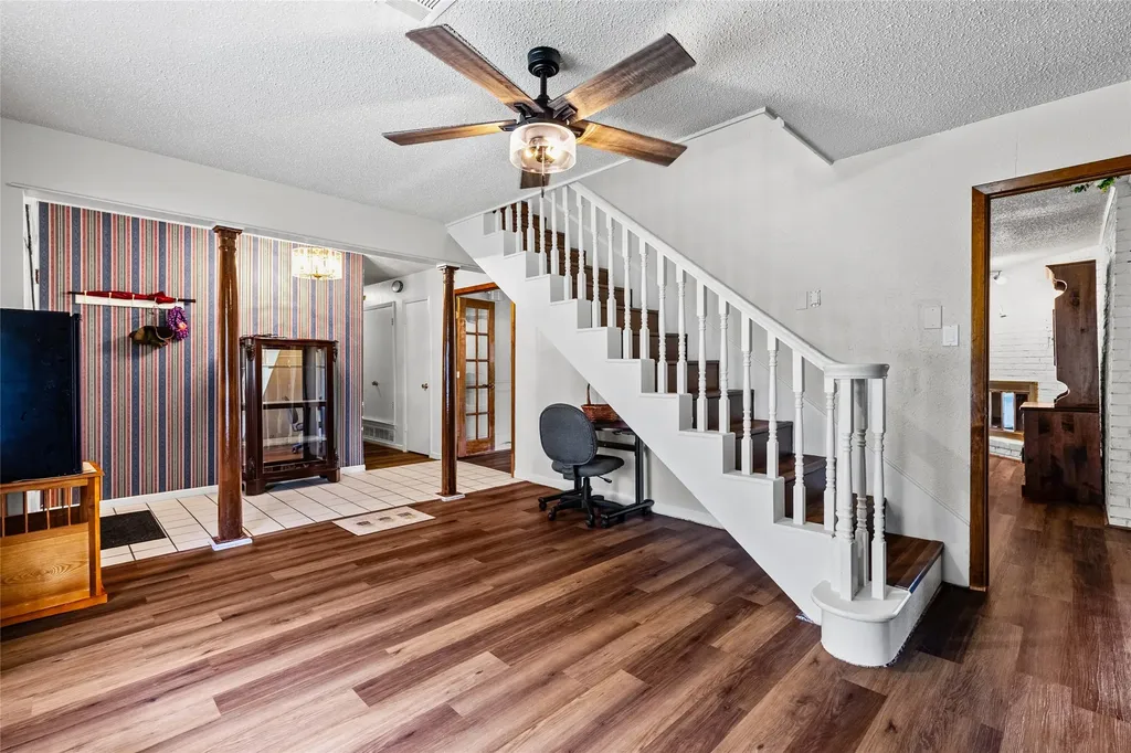 408 E Mulberry Street Leonard TX 75452