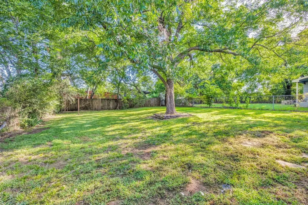 2415 W Morton Street Denison TX 75020