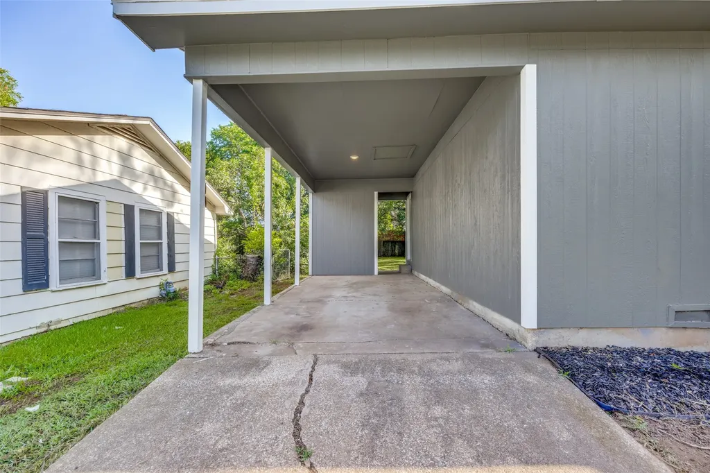 2415 W Morton Street Denison TX 75020