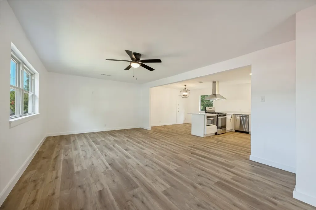 2415 W Morton Street Denison TX 75020