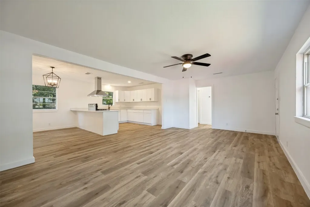 2415 W Morton Street Denison TX 75020