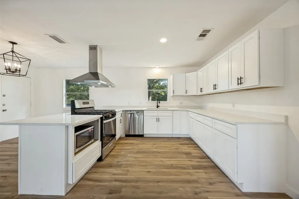 2415 W Morton Street Denison TX 75020