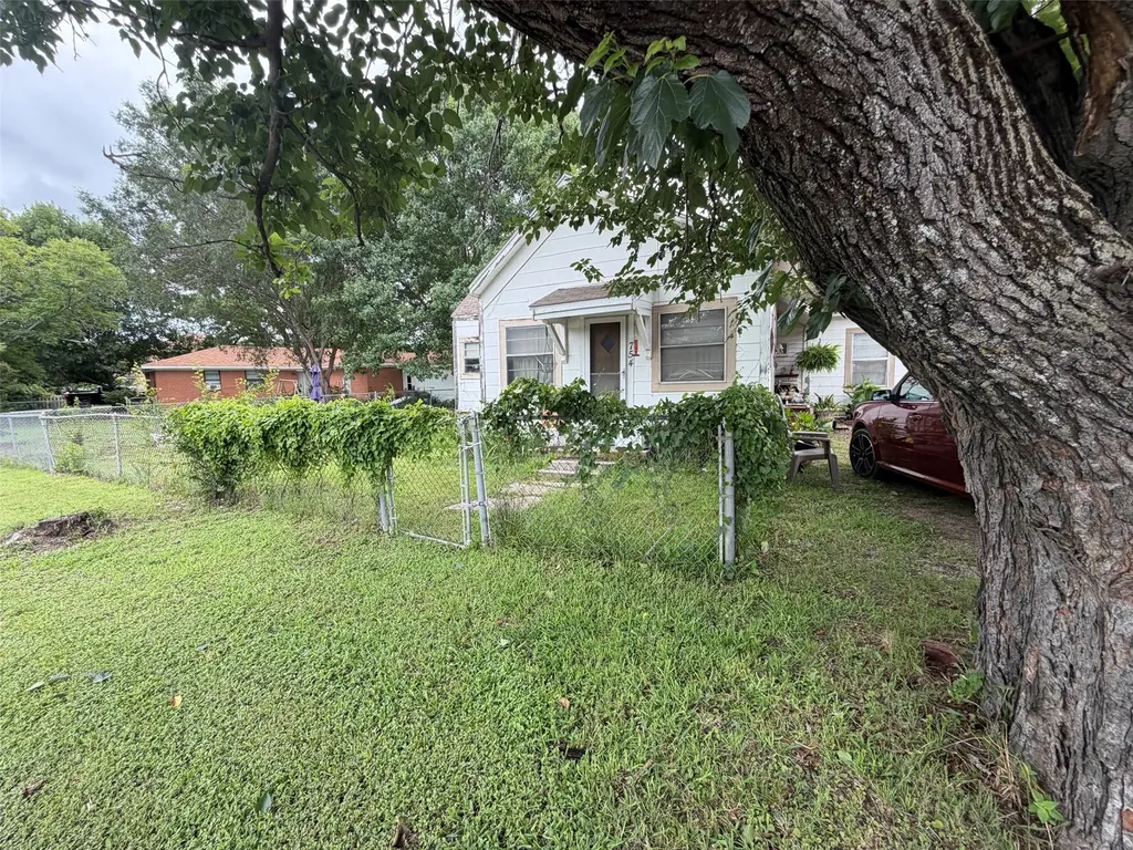 754 N Waco Van Alstyne TX 75495
