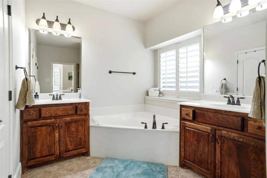 5905 Cripple Creek Trail North Richland Hills TX 76180